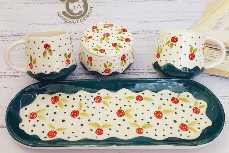 ست چای خوری سرامیکی دو نفره دست ساز طرح گل گلی
