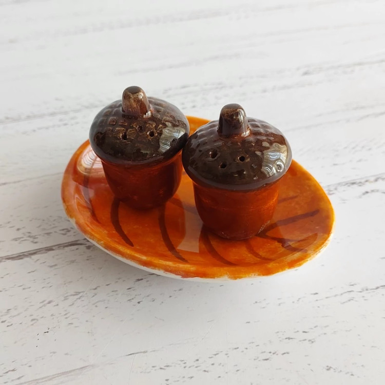 نمکدون سرامیکی دستساز طرح بلوط و برگ نارنگی سرام